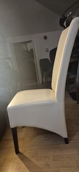 Scaune de cea mai buna calitate, albe